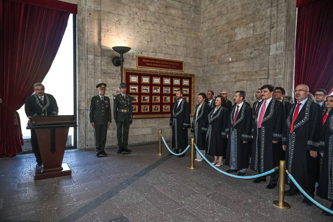 Uyuşmazlık Mahkemesi Başkanlığı heyeti Anıtkabir'i ziyaret etti 1